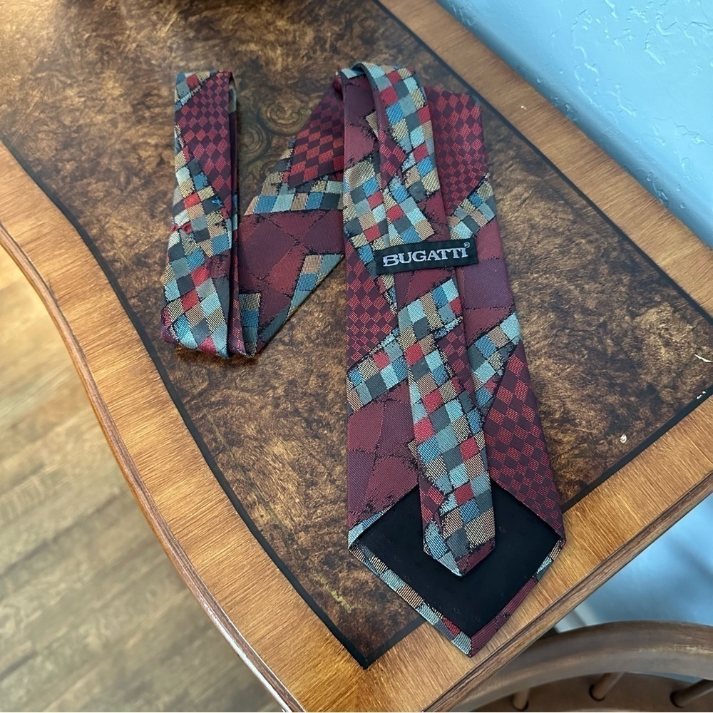 Bugatti Tie Italian Silk Artsy Patchwork Patterned Print Burgandy & Gray 56”x4” - Picture 4 of 12